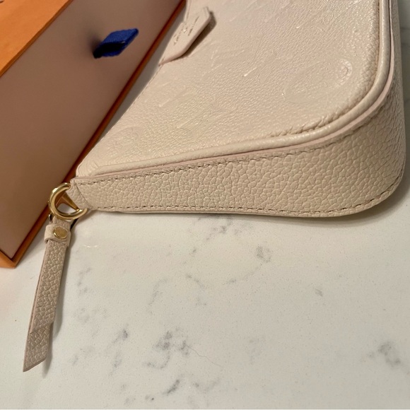 SOLD Louis Vuitton Easy Pouch on Strap SOLD - Picture 12 of 14